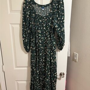 Old Navy Dark Green Floral Long Sleeve Dress